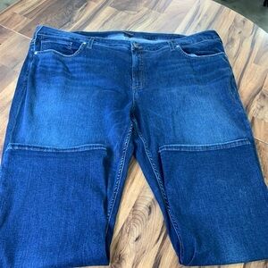 Silver 24W x 22.5 Elyse Mid Capri Medium Wash Stretch Denim Jeans Plus Size